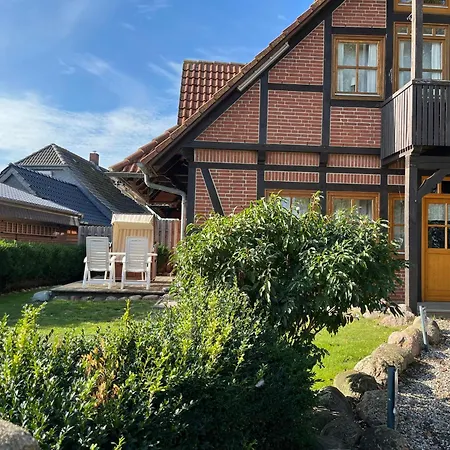 Raschke Apartment *
